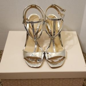 Jewel badgley mischka heels